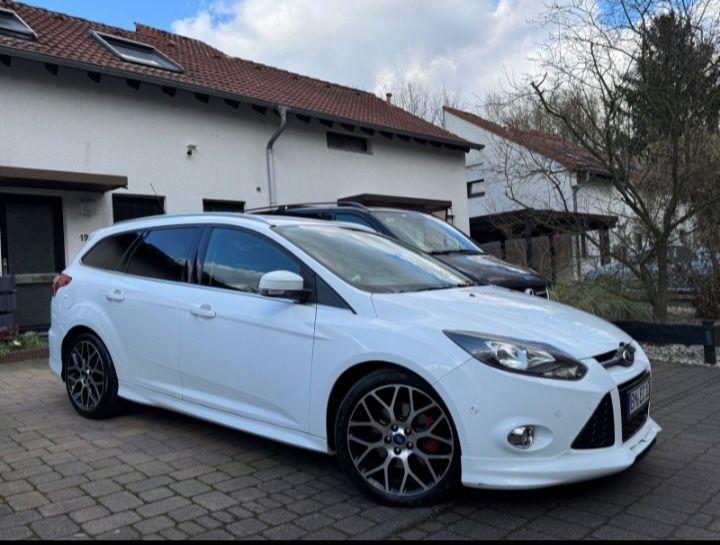 Ford Focus 109.000 km 9.300 &euro; Neu-Anspach 61267