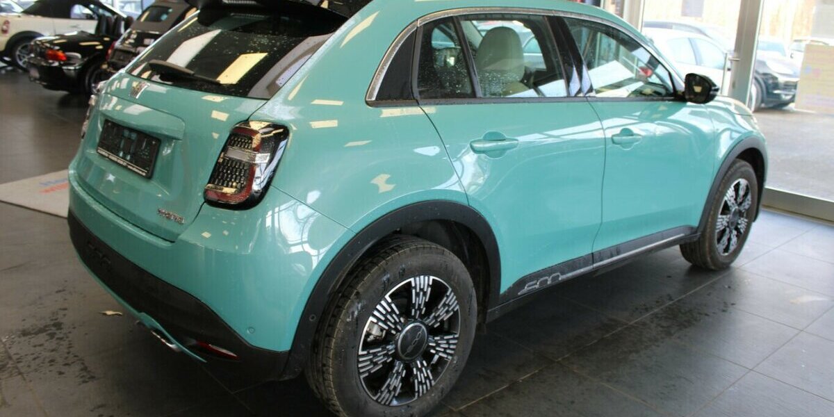 Fiat 600 Hybrid 2.394 km 21.480 &euro; Euskirchen 53881