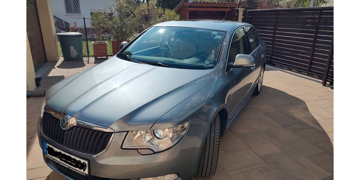 Skoda Superb 150.705 km 9.999 &euro; Reutlingen 72766