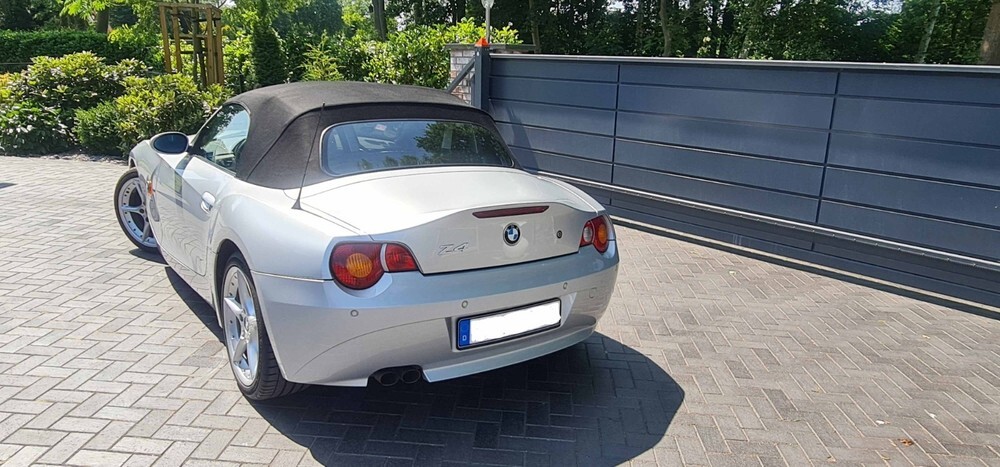 BMW Z4 125.600 km 13.500 € Blender 27337