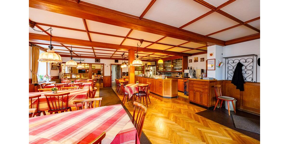 Einfamilienhaus Emmendingen - 15 Zimmer, 625 m&sup2;, 4.550&euro; | Angebot:26131094