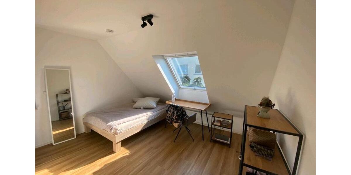 Dachgeschoßwohnung Stuttgart Stuttgart-West - 1 Zimmer, 12 m&sup2;, 520&euro; | Angebot:24994559