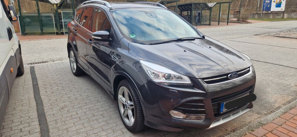 Ford Kuga 128.000 km 11.490 &euro; Lübeck 23569