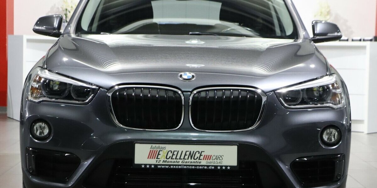 BMW X1 sDrive 18i SPORT-LINE AUTOMATIK / LED / NAVI+ 64.000 km 19.400 &euro; Hamm 59077