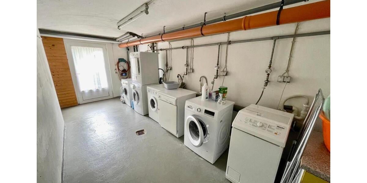 Frisch renoviert und viel Ruhe! 2 Zimmer Wohnung mit EBK und Balkon 2 zimmer