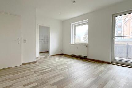 Wohnung Glauchau - 3 Zimmer, 61 m&sup2;, 390&euro; | Angebot:26004895