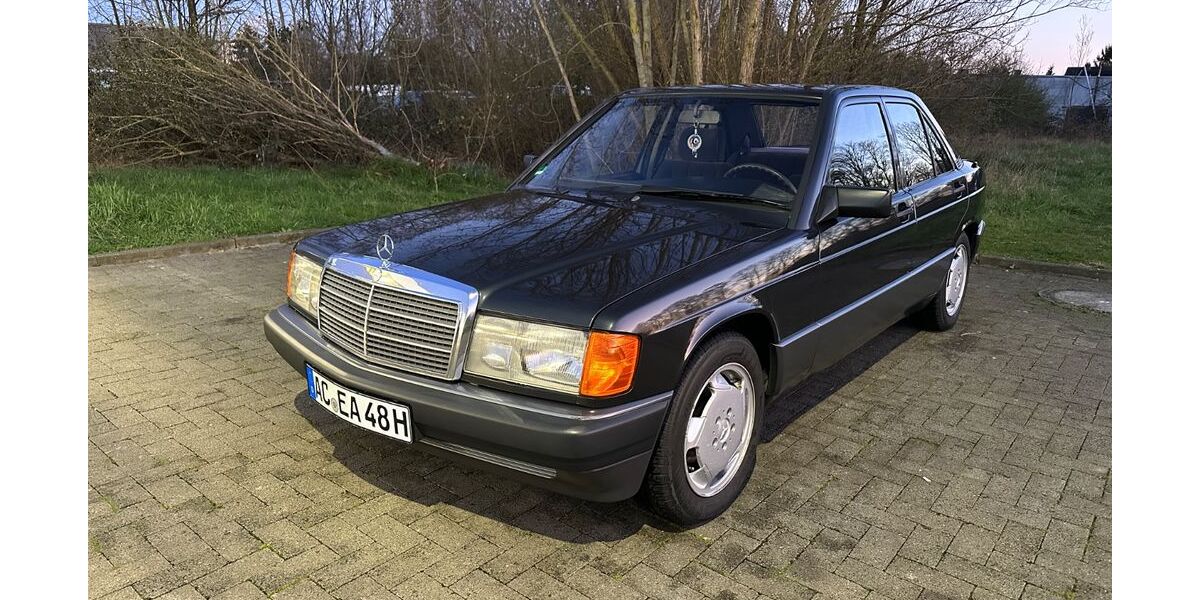 Mercedes-Benz 190 120.000 km 9.900 &euro; Aachen 52080