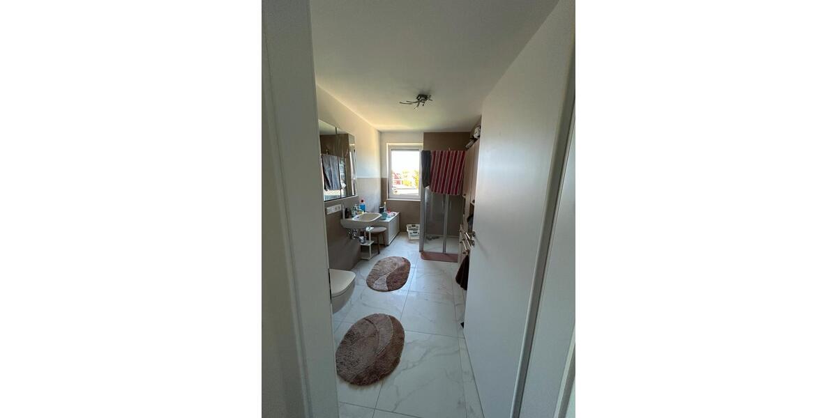 Etagenwohnung Bremerhaven Schiffdorferdamm - 3.5 Zimmer, 92 m&sup2;, 1.410&euro; | Angebot:26396712