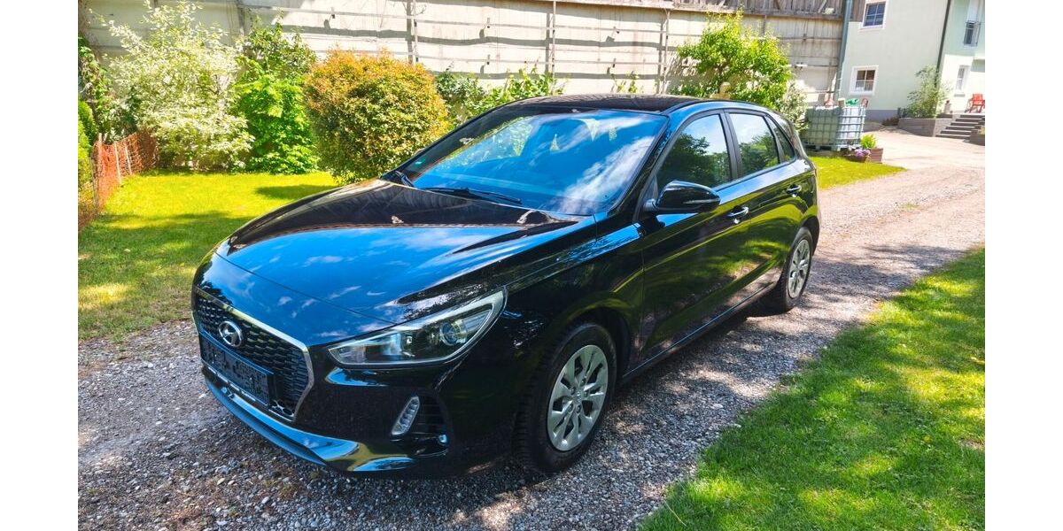 Hyundai i30 94.513 km 11.390 &euro; DORFEN 84405