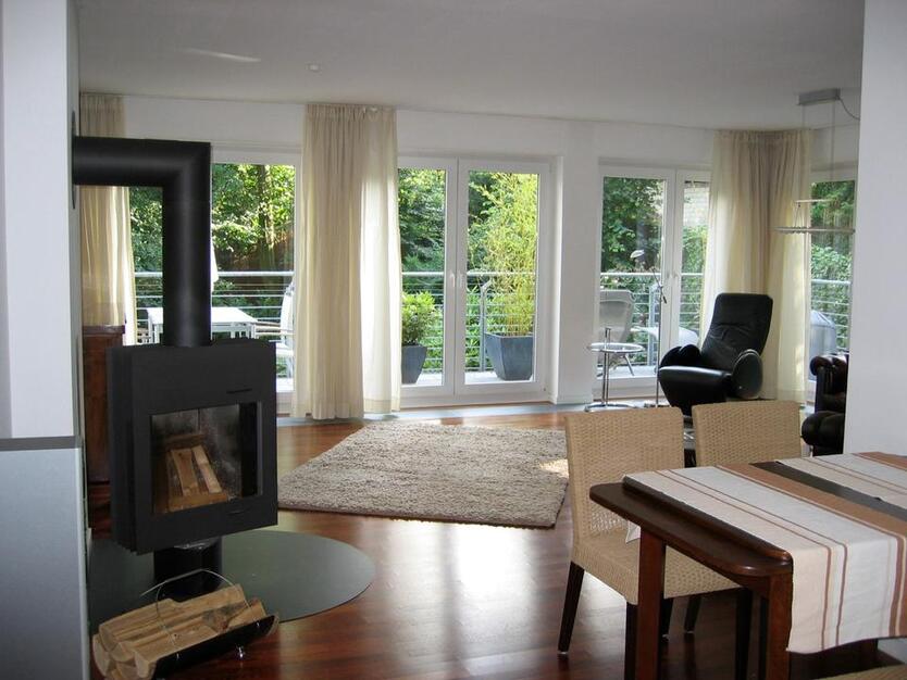 Exklusive 3-Zimmer-Wohnung mitten im Grünen aber dennoch zentral zimmer