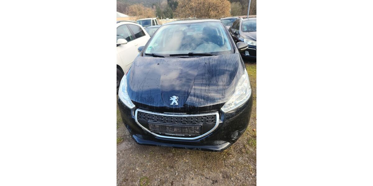 Peugeot 208 79.000 km 2.100 &euro; Heidelberg 69118