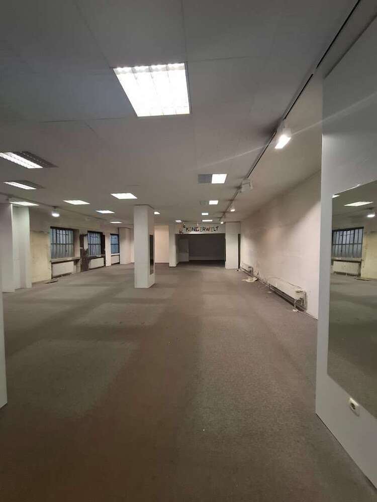 Einzelhandel in Duisburg 1.700 € 256.87 m²