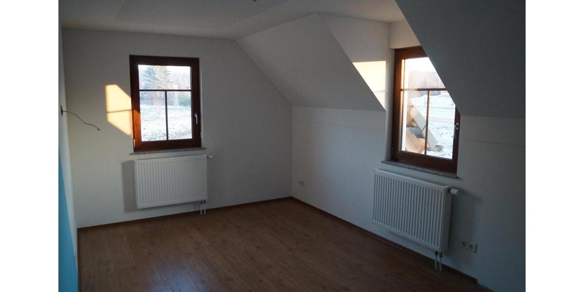 Einfamilienhaus Hainichen - 5 Zimmer, 140 m&sup2;, 1.200&euro; | Angebot:26516055