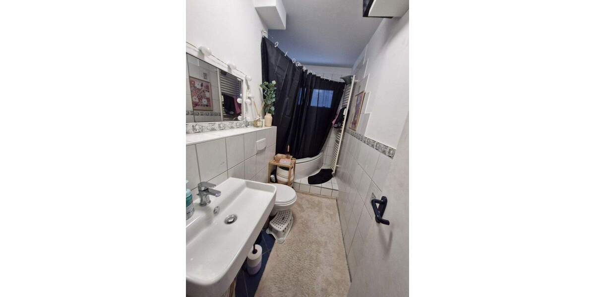 Etagenwohnung Wiesbaden Klarenthal - 4 Zimmer, 83 m&sup2;, 300.000&euro; | Angebot:25728338