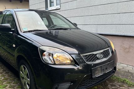 Kia Rio 126.000 km 2.550 € München 81243