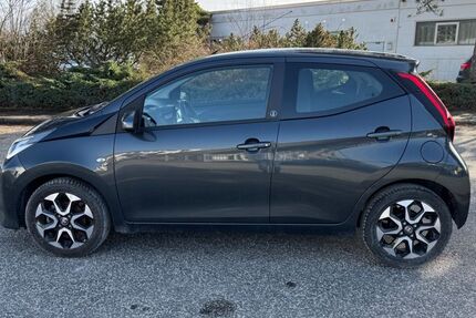 Toyota Aygo (X) 6.453 km 12.990 &euro; Barsbüttel 22885