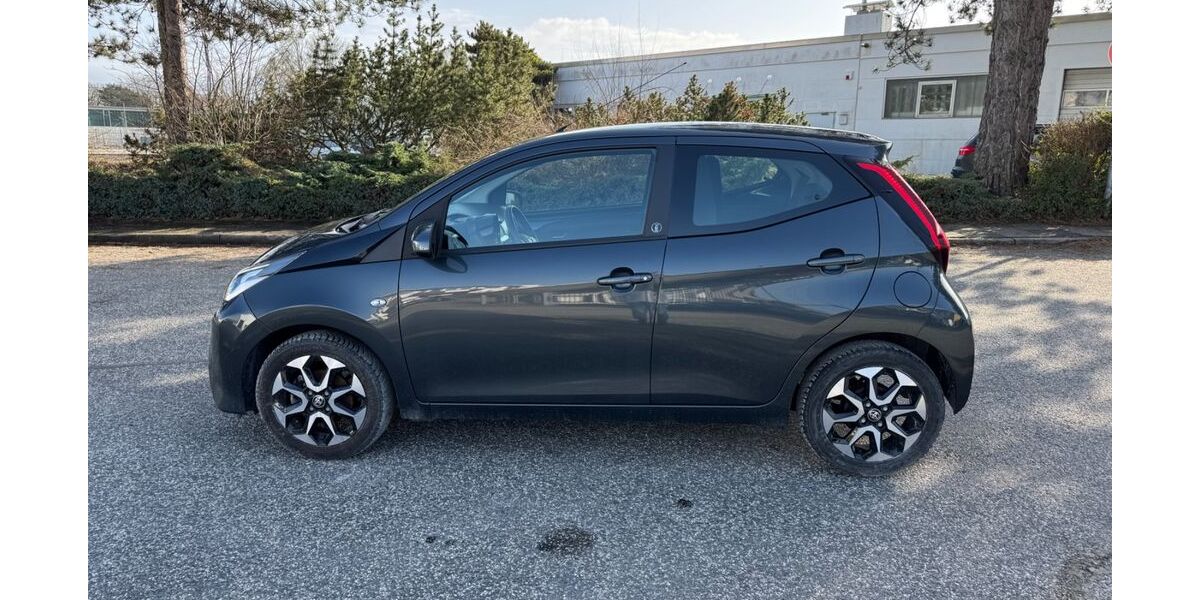 Toyota Aygo (X) 6.453 km 13.490 &euro; Barsbüttel 22885