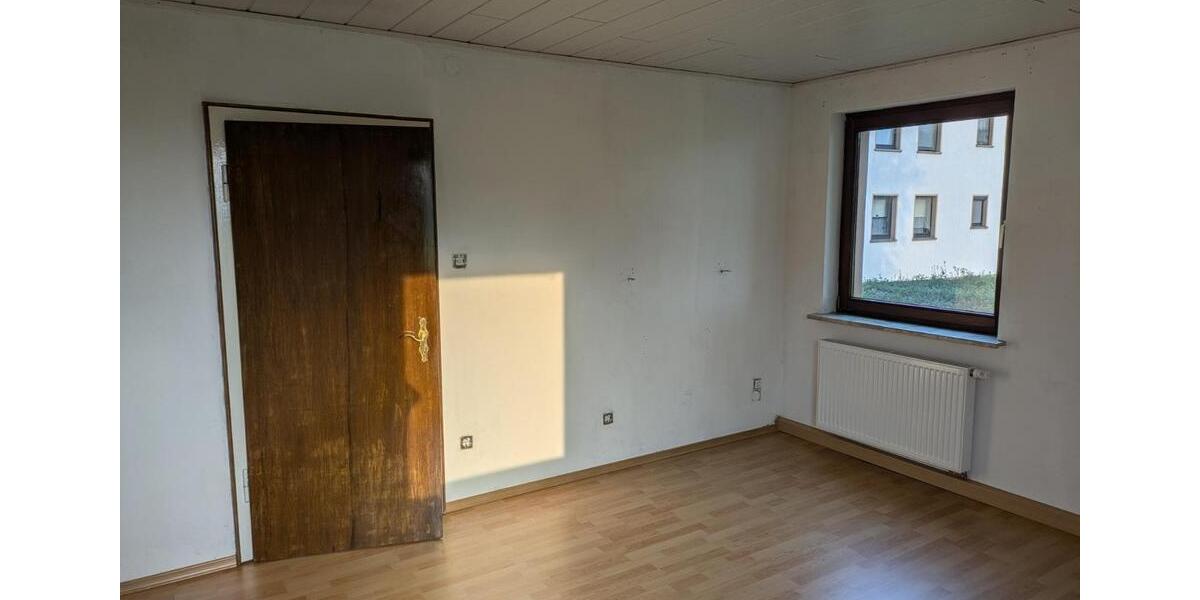 Hochparterre Eiterfeld - 3 Zimmer, 60 m&sup2;, 350&euro; | Angebot:25809523