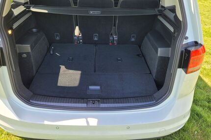 VW Touran 21.824 km 35.900 &euro; Braunschweig 38122