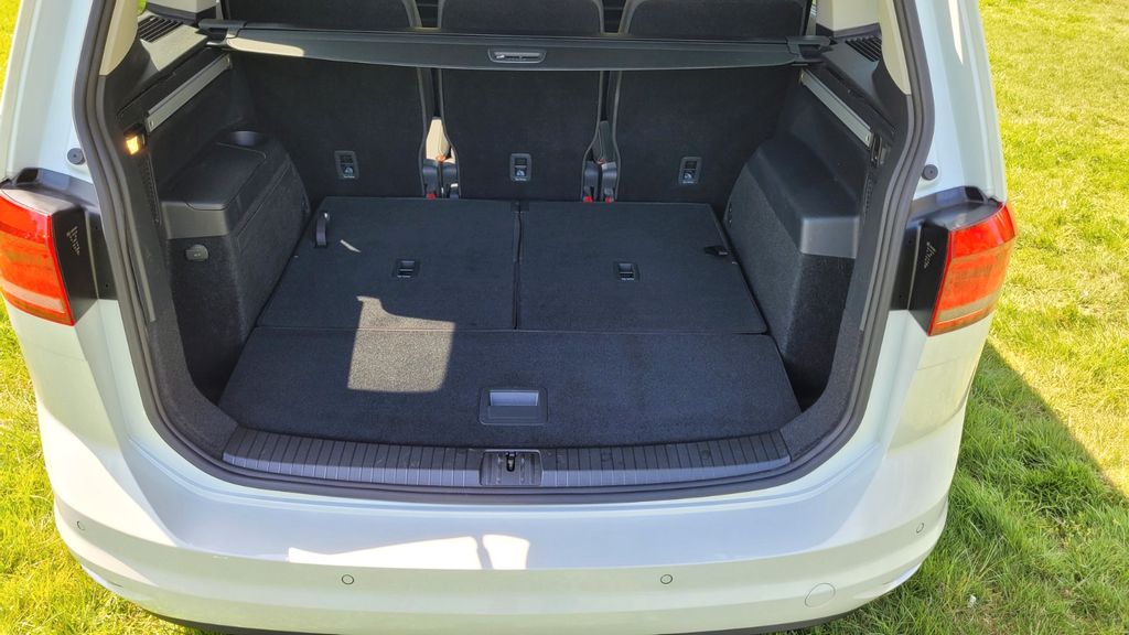 VW Touran 21.824 km 35.900 &euro; Braunschweig 38122