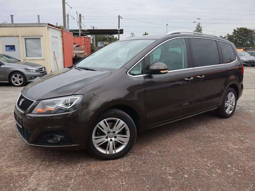Seat Alhambra 152.000 km 12.999 € Dresden 01237
