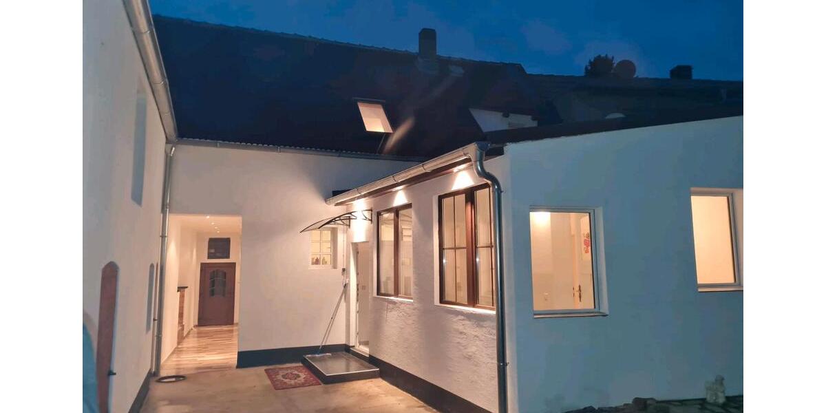 Reihenhaus Allstedt - 7 Zimmer, 140 m&sup2;, 70.000&euro; | Angebot:25909095