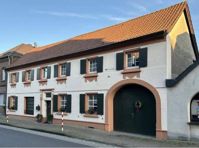 Bauernhaus, Landhaus Schwalmtal Vogelsrath - 8 Zimmer, 220 m&sup2;, 440.000&euro; | Angebot:24040496