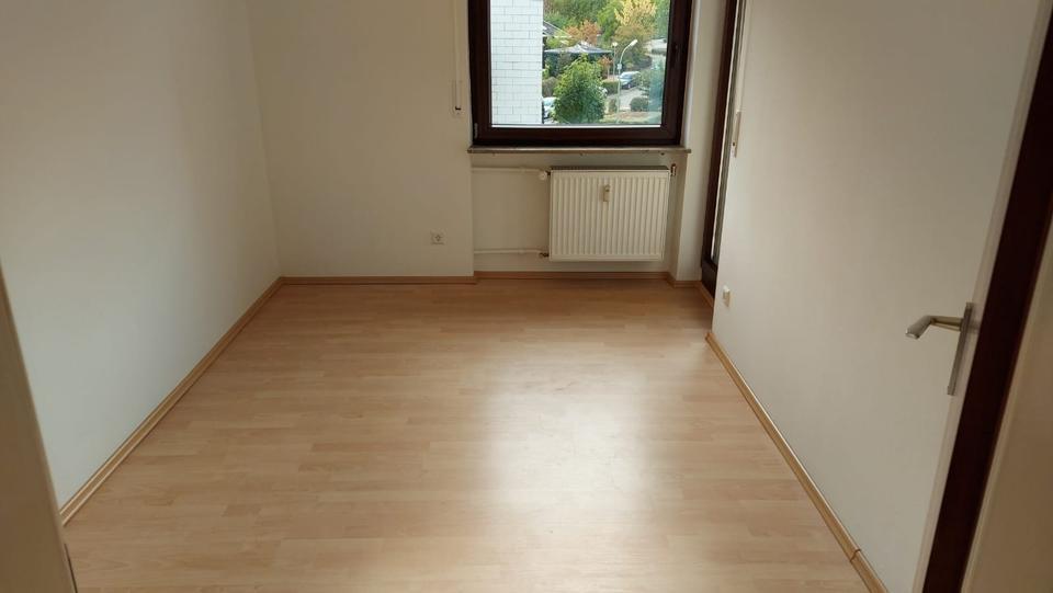 3 Zimmer Eigentumswohnung renoviert ohne Maklergebühren 74,26 qm