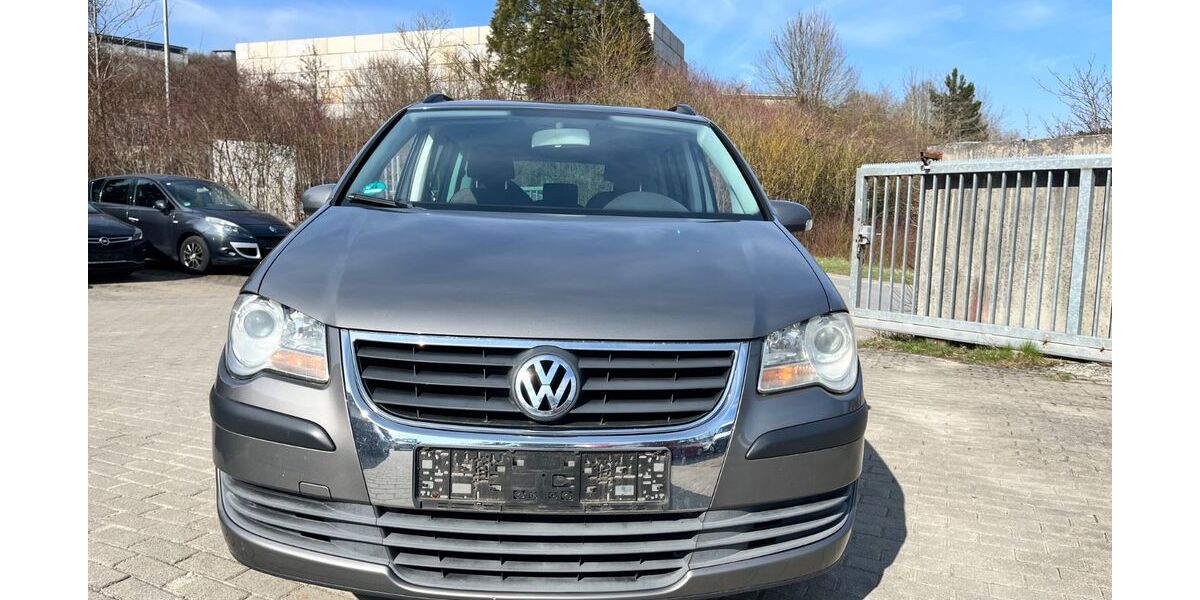 VW Touran 165.000 km 2.499 &euro; Buchen 74722