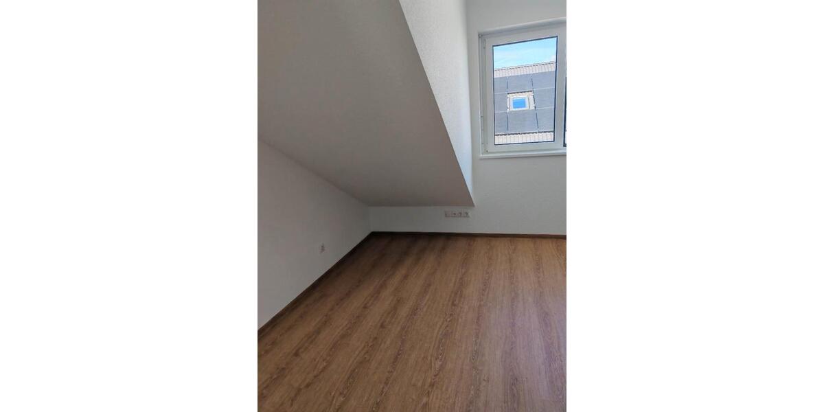 Reihenhaus Rüsselsheim am Main - 4 Zimmer, 140 m&sup2;, 2.100&euro; | Angebot:27612885