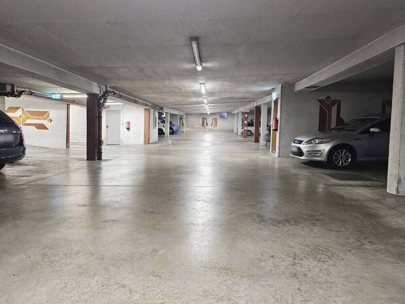 Alles was das Herz begehrt – Dachterrasse + Aufzug + Tiefgarage + Einbauküche