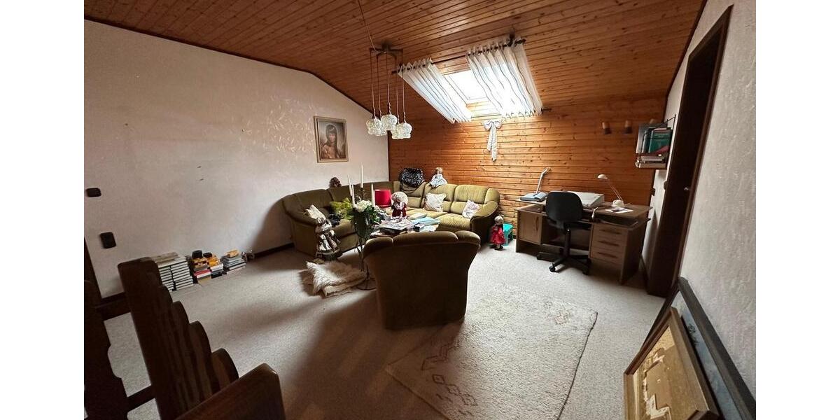 Einfamilienhaus Solms - 6 Zimmer, 196 m&sup2;, 1.200&euro; | Angebot:25444051