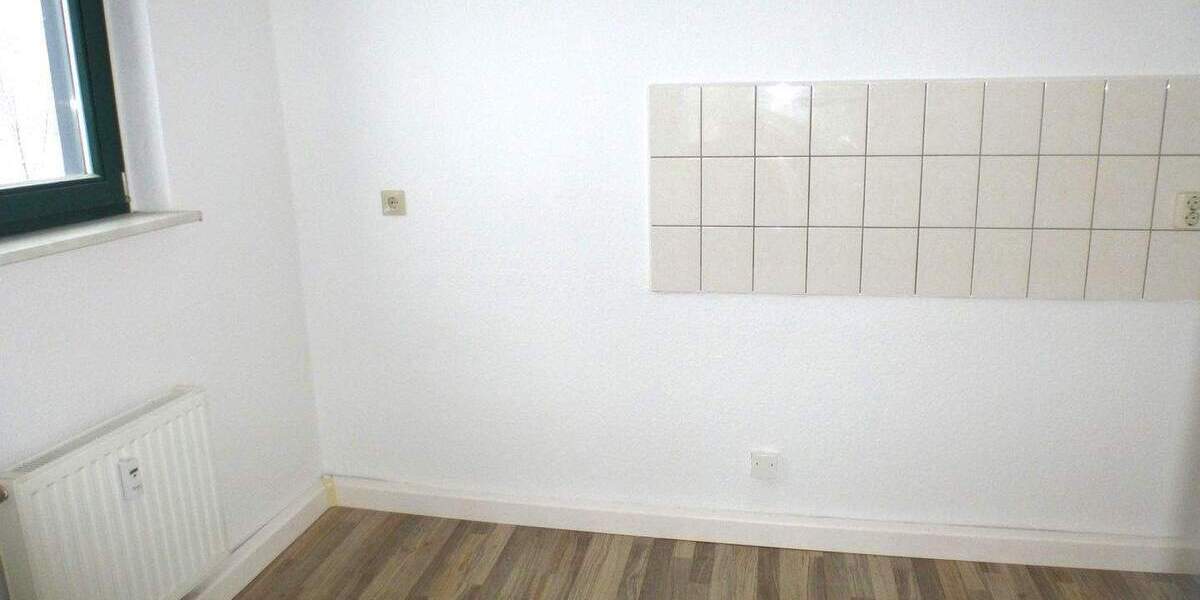 Etagenwohnung Chemnitz Lutherviertel - 3 Zimmer, 63 m&sup2;, 350&euro; | Angebot:26471025