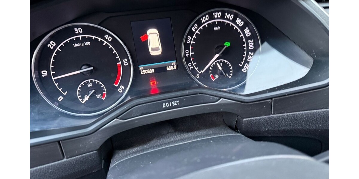 Skoda Superb Kombi 251.000 km 11.400 &euro; Pünderich 56862