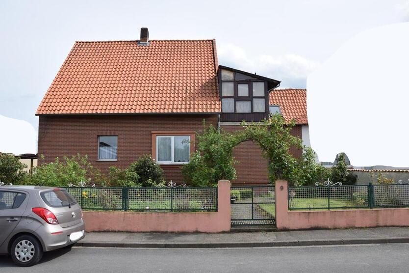 Zweifamilienhaus mit Potential in ruhiger Lage in Eime