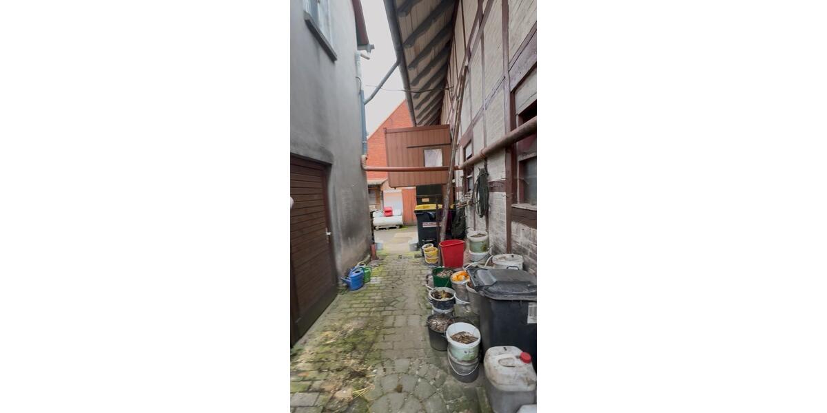 LAGER, LAGER, LAGER… BAUERNHAUS MIT SCHEUNE MIETEN ODER KAUFEN 5 zimmer