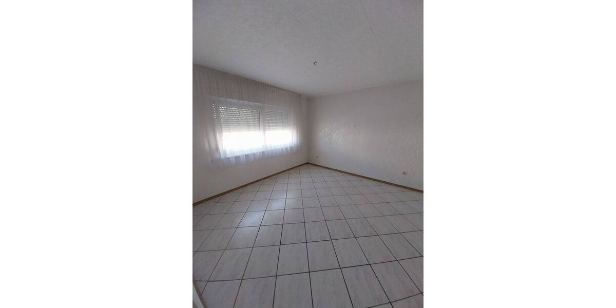 Doppelhaushälfte Singen - 6 Zimmer, 135 m&sup2;, 225.000&euro; | Angebot:26852759