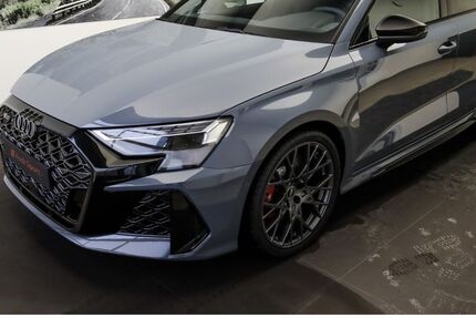 Audi RS3 4.950 km 66.990 &euro; Holzminden 37603