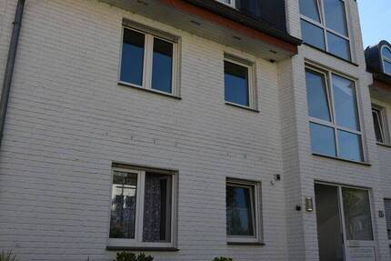 GT-Kattenstroth 3 Zimmer-Wohnung mit Balkon und Tiefgarage in ruhiger und zentraler Lage 3 zimmer
