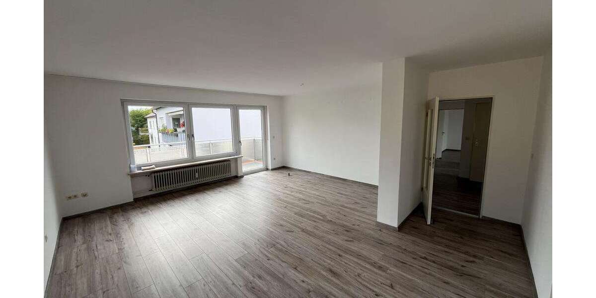 Etagenwohnung Tegernheim - 4 Zimmer, 105 m&sup2;, 1.150&euro; | Angebot:25864324