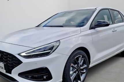 Hyundai i30 3.172 km 25.490 € Schiffweiler 66578