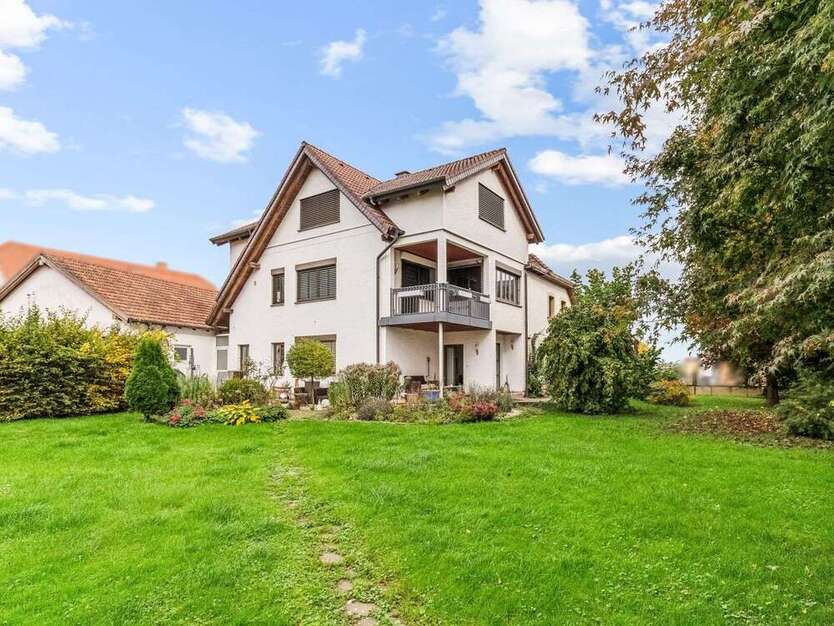 Haus zum Kaufen in Weidhausen bei Coburg 339.000 € 265 m² 12 zimmer