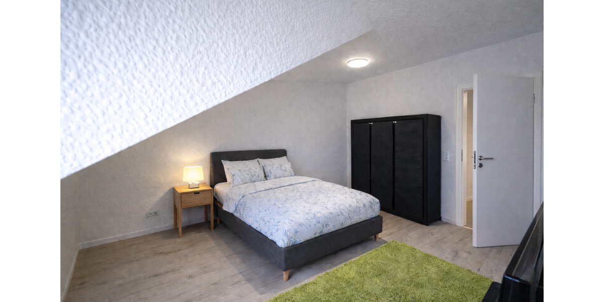 Dachgeschoßwohnung Brühl - 4 Zimmer, 75 m&sup2;, 1.400&euro; | Angebot:24966174