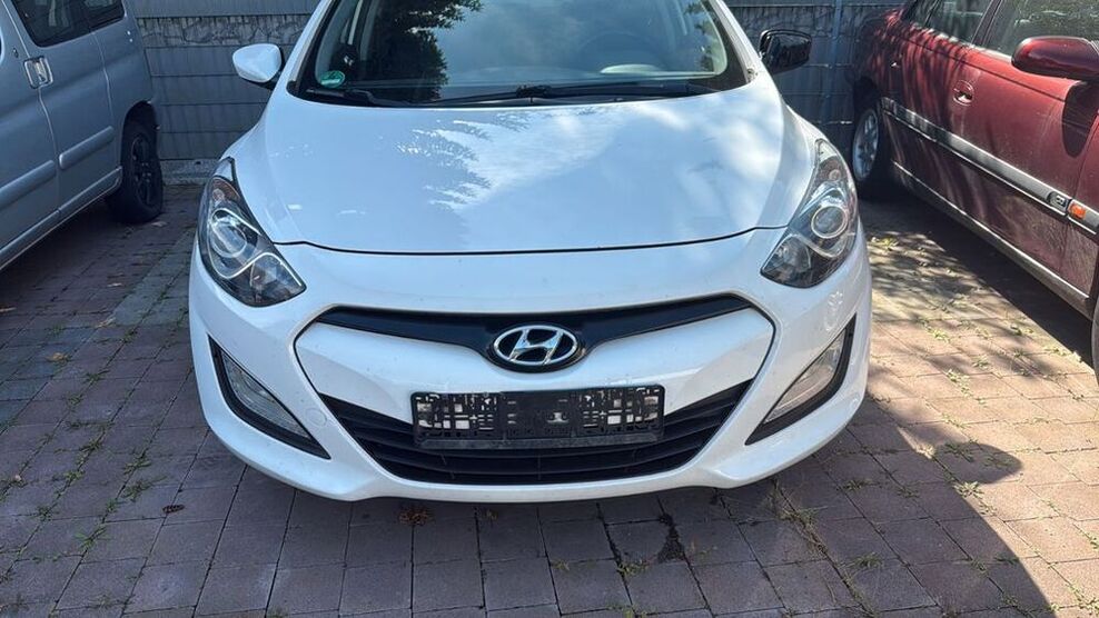 i30