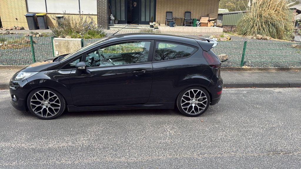 Ford Fiesta 160.000 km 4.500 &euro; selfkant 52538