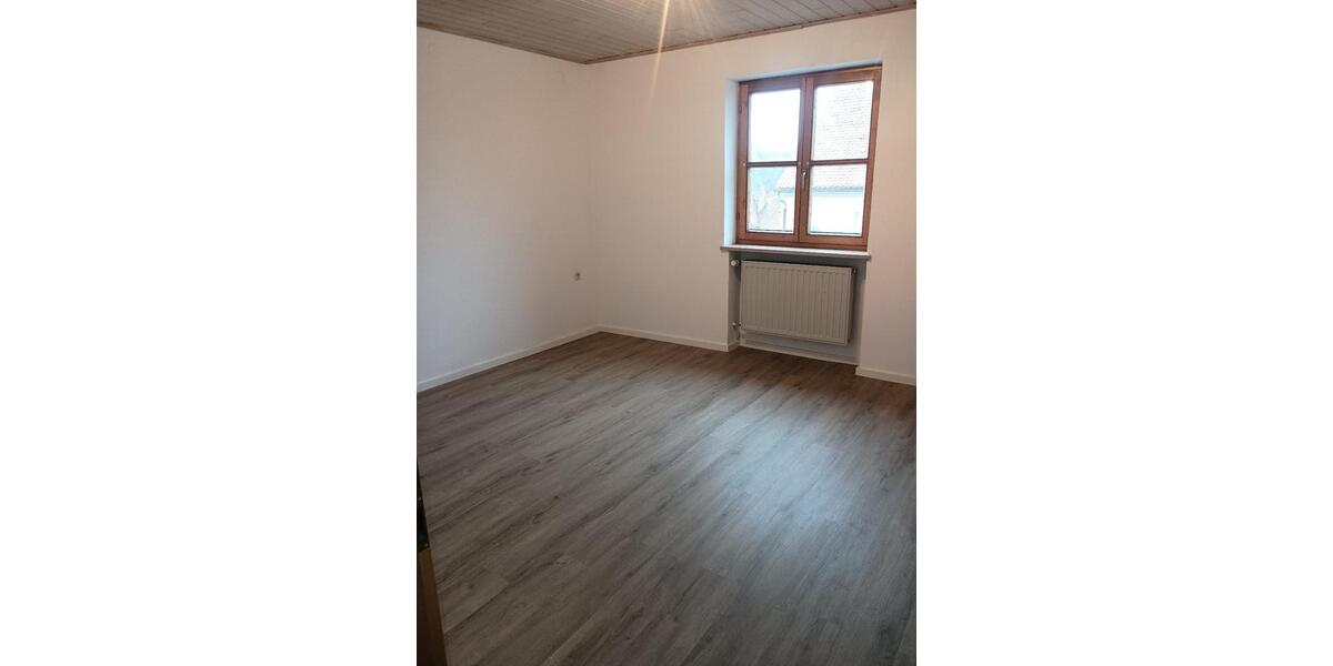 Maisonettenwohnung Freudenberg - 7 Zimmer, 120 m&sup2;, 700&euro; | Angebot:26680193