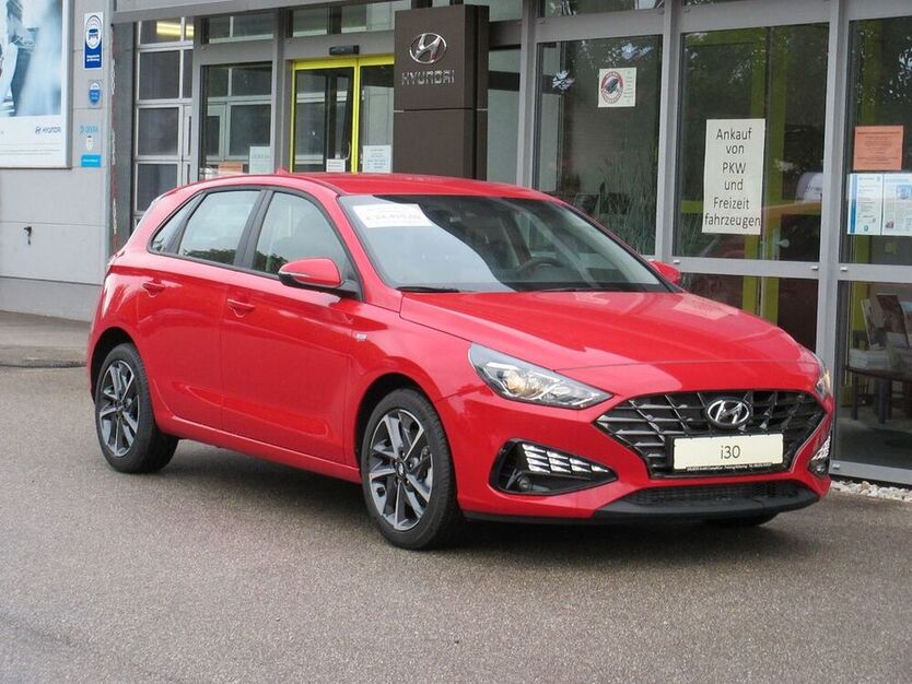 i30