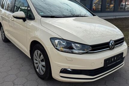 VW Touran 303.149 km 7.800 &euro; Hamburg 20539
