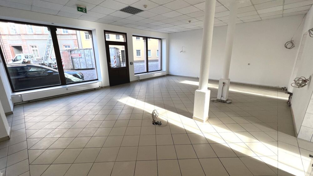 Laden oder BüroVersicherung - Attraktives LadengeschäftBüro in guter Lage zu vermieten! 4 zimmer