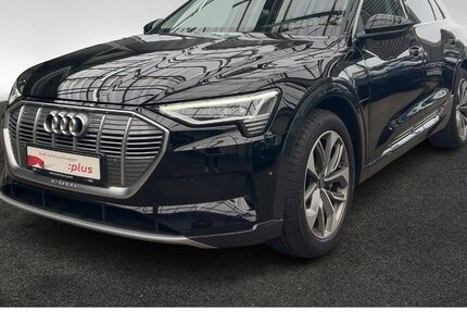 Audi e-tron 62.228 km 30.990 &euro; Hamburg 22529